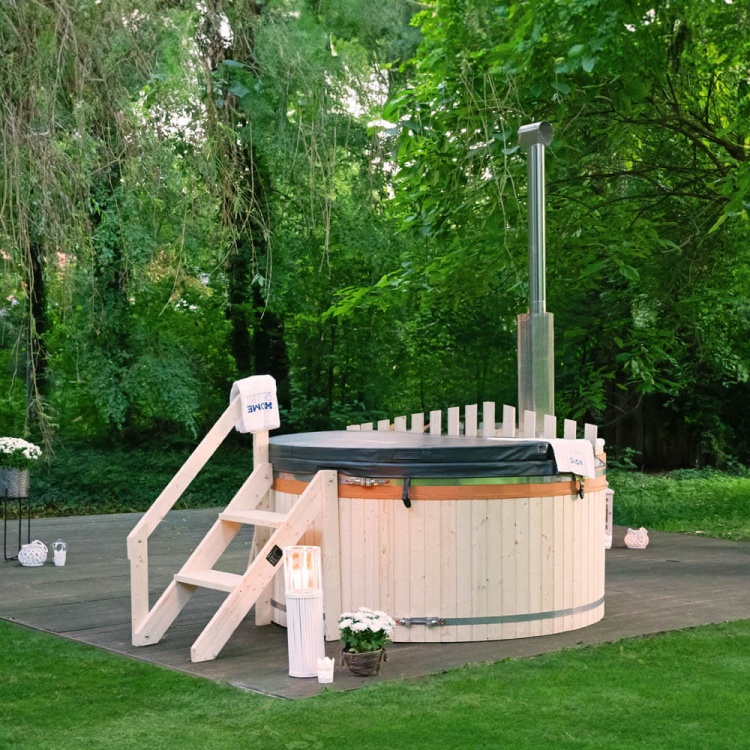 20043-home-deuxe-hot-tub-holzbefeuertes-badefass-skandi-L-Ambiente01.jpg