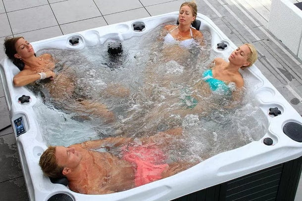 jacuzzi DELIGHT 3.jpeg