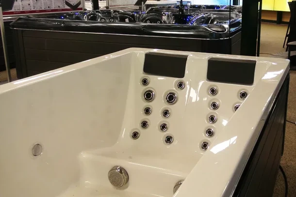 jacuzzi SERENE 6.webp