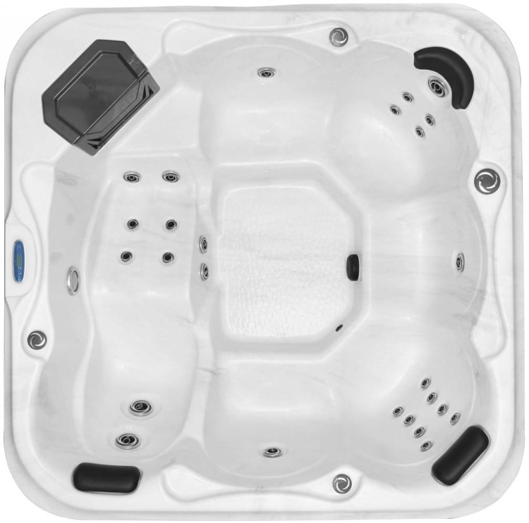 Tirol jacuzzi hero.jpg